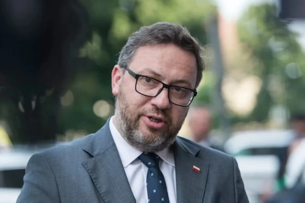 The Scandal Surrounding the UPA: Polish Diplomat Returns Award to Zelensky