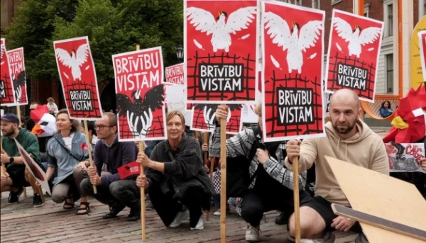 Протест против содержания кур в клетках