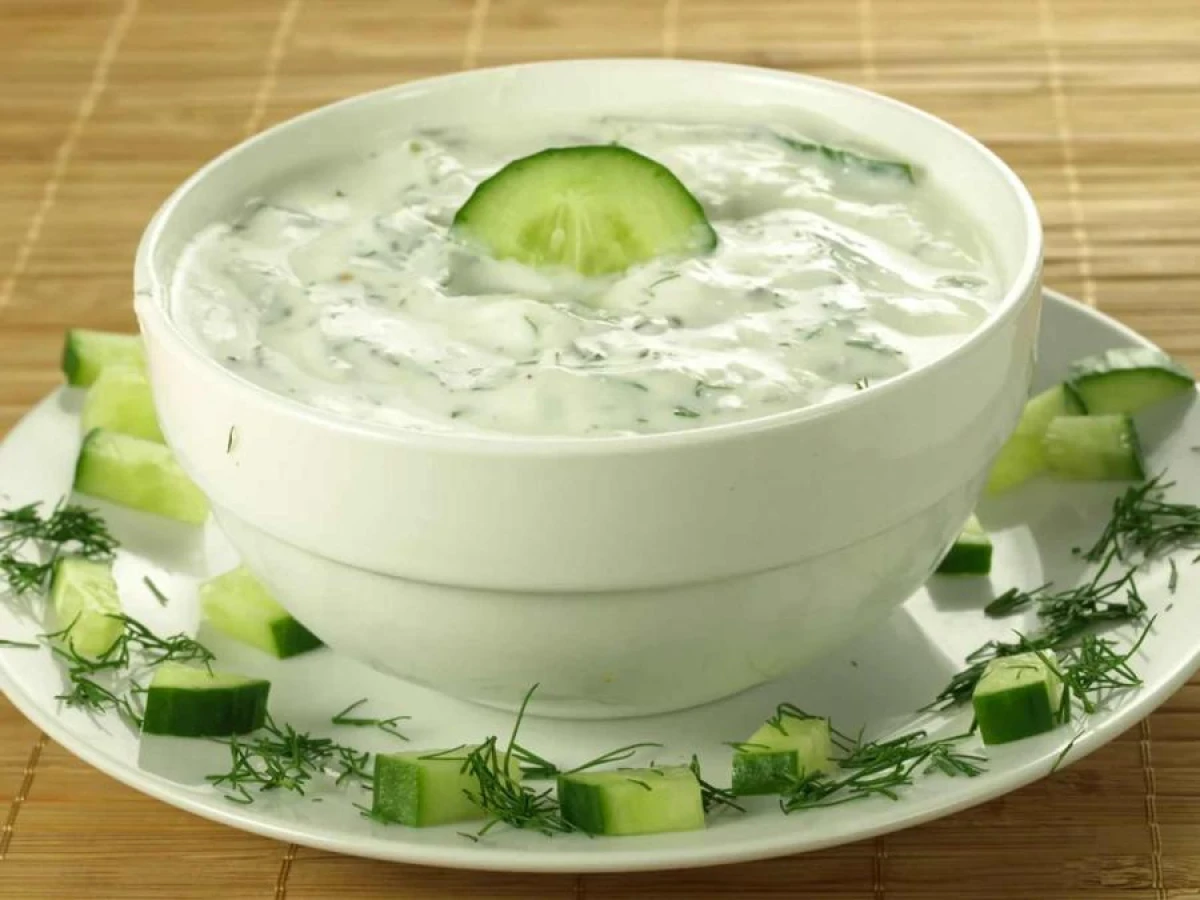How to Make Greek Tzatziki Sauce