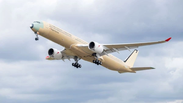 Пока еще  A350-1000ULR без ливреи авиакомпании.
