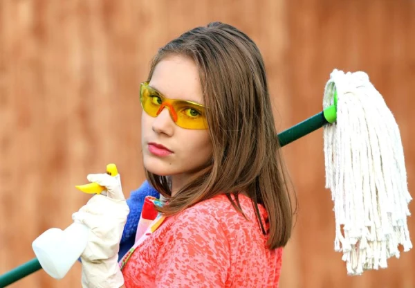 How to Properly Clean Floors in an Apartment: Recommendations for Different Surfaces