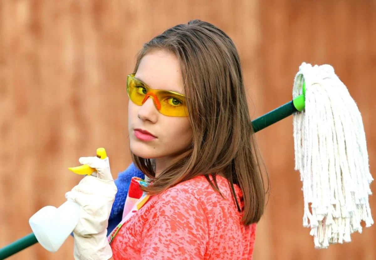 How to Properly Clean Floors in an Apartment: Recommendations for Different Surfaces