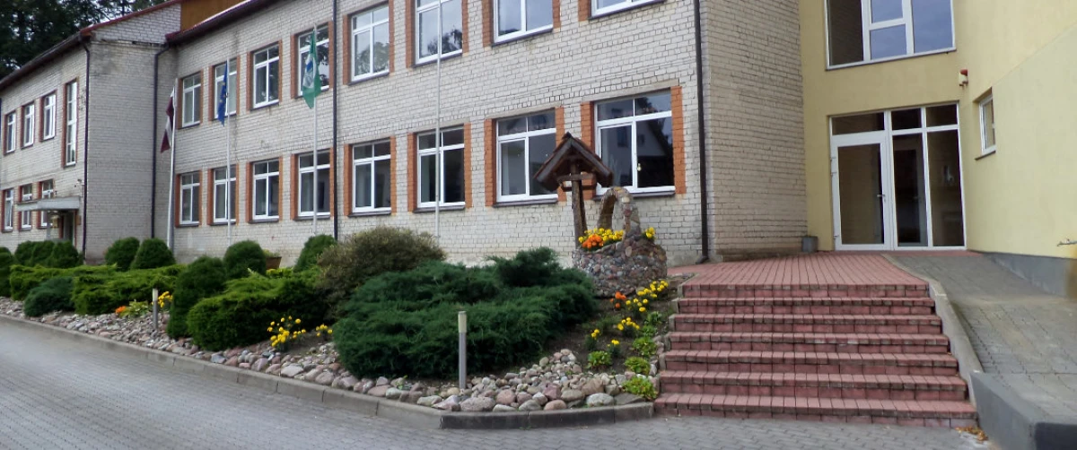Школа в Эдоле
