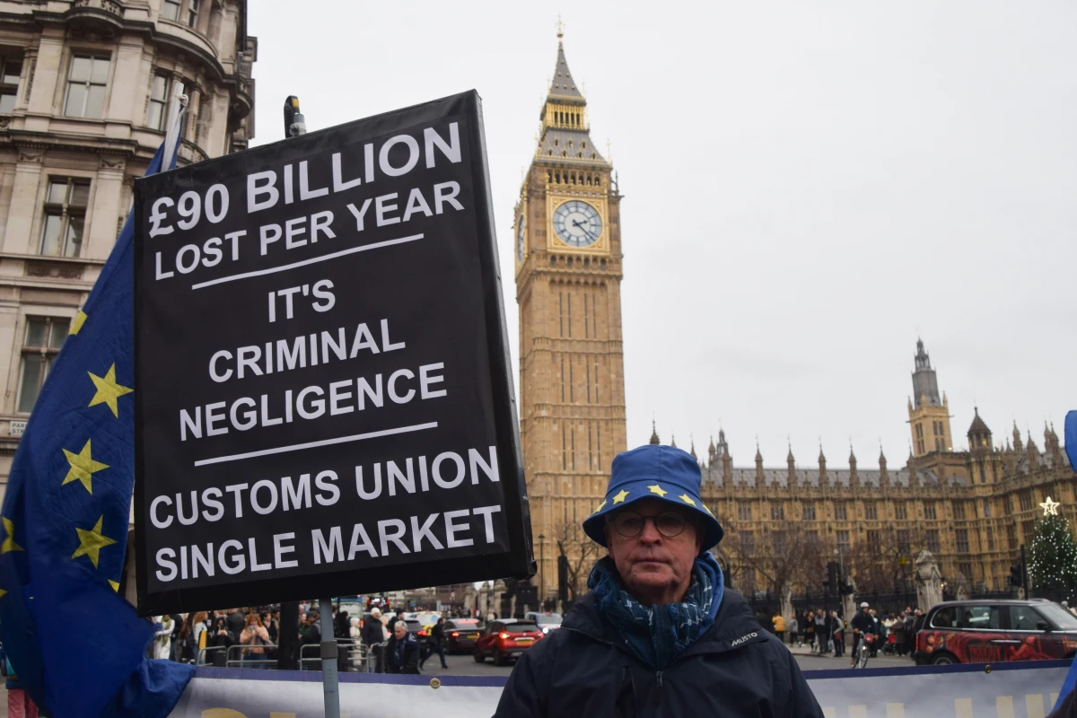 Brexit оказался слишком дорогим.