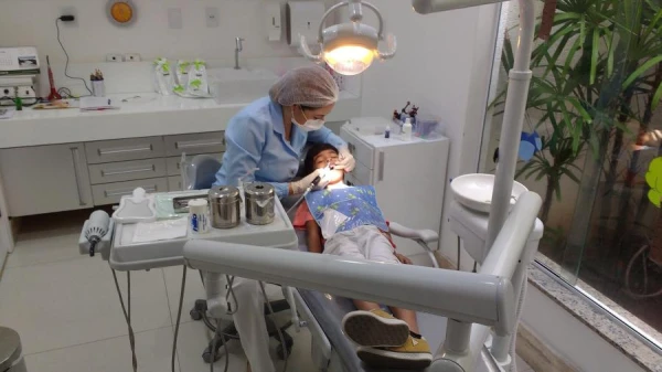Not to Force, but to Motivate: How Teeth Are Treated in Children and Adolescents