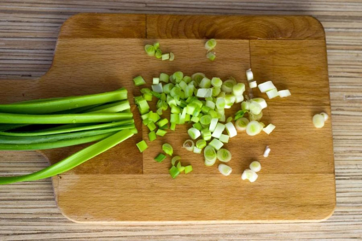 The Best Way to Prepare Parsley, Green Onions, and Dill for Winter
