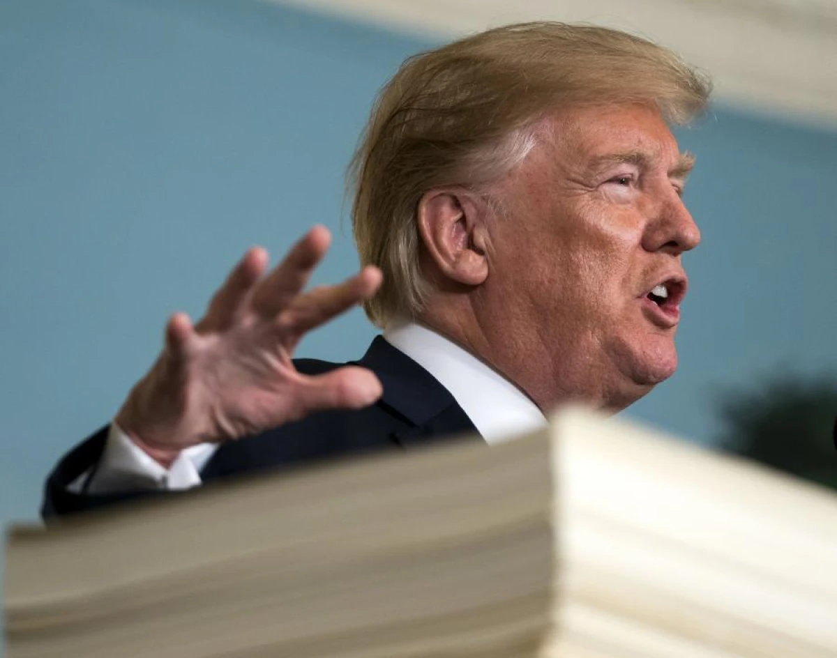 Дональд Трамп на трибуне