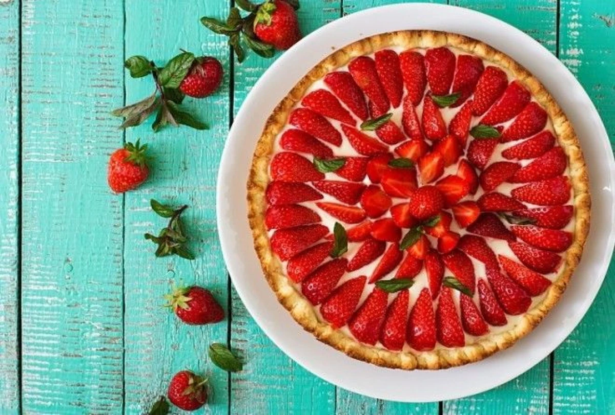 Итальянская кростата с клубникой