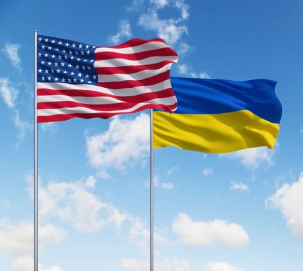 флаги Украины и США