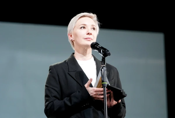 After Latvia — Boston: Chulpan Khamatova Stars in a New Play