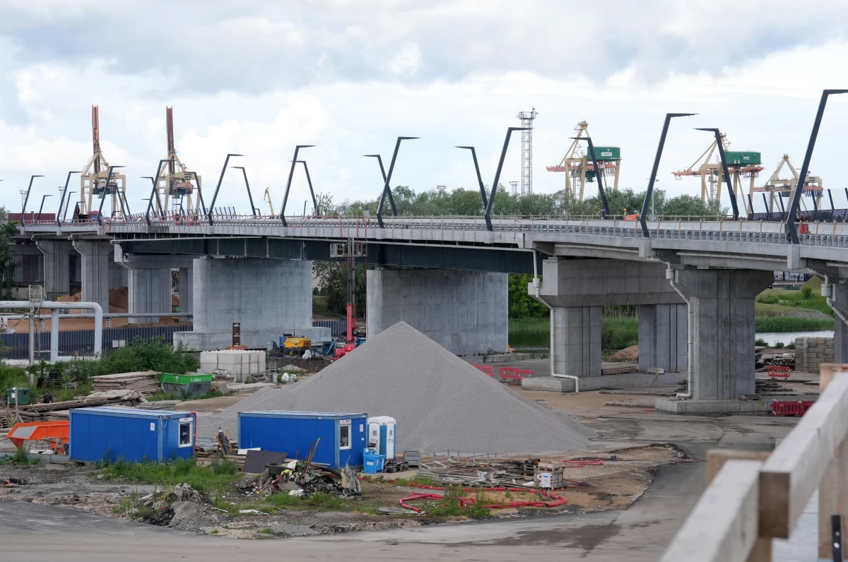 Строительство моста,  Кундзиньсала