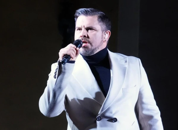 Busulis announced that he will sing in Russian