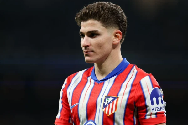 Who can Barcelona replace Robert Lewandowski with?