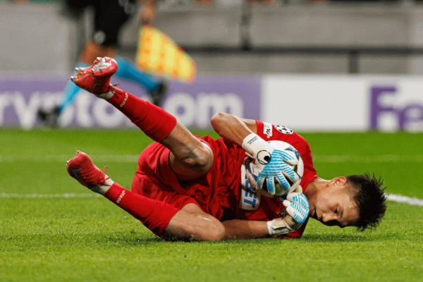 18-year-old goalkeeper of «Kairat» was gifted an SUV after 0:5 loss to «Real»