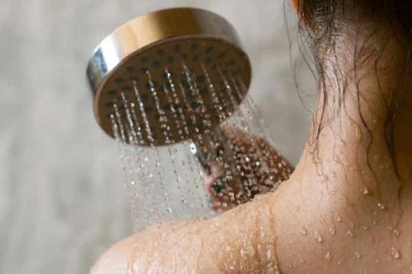 Hot and Cold: How Water Temperature Affects the Skin
