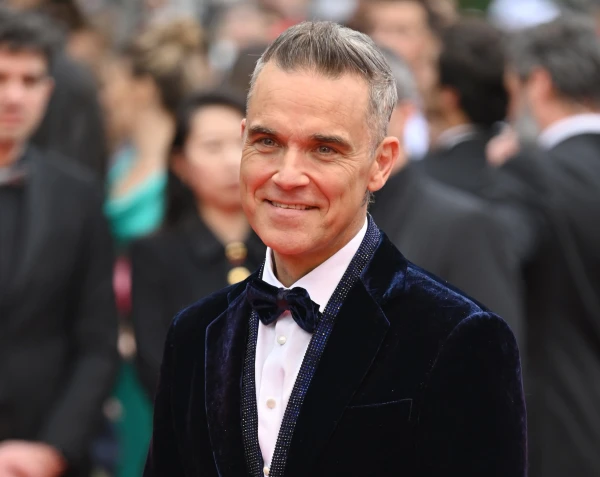 He Doesn«t Step on Stage Without Fear: What»s Happening with Robbie Williams