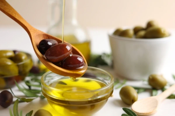 An Expert Explained How to Recognize Genuine Olive Oil