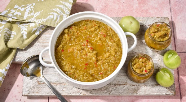 How to Make Adjika from Green Tomatoes