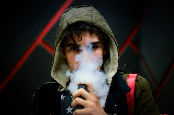 This is a fiasco! The illegal e-cigarette business thrives on the internet