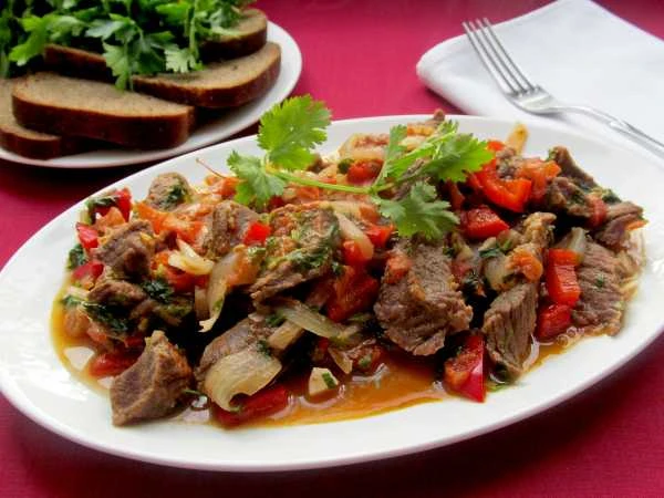 Beer-Marinated Meat with Vegetables: A Recipe for a Dish That Melts in Your Mouth