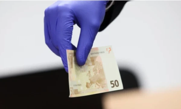 «We Are Being Robbed!» Residents of Latvia Outraged by New Electricity Payment Scheme