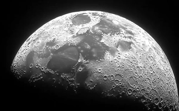 Humans Lived on the Moon: A New Theory Challenges Official Science