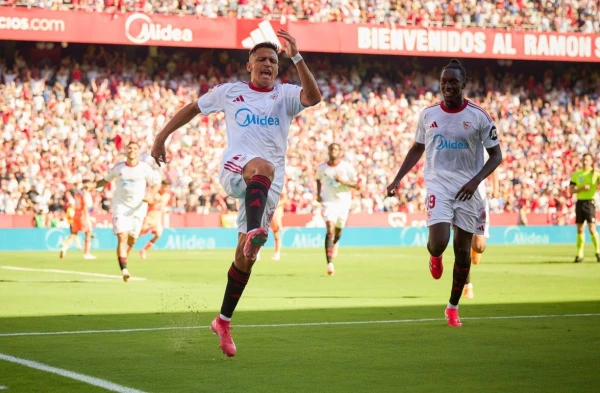 Sevilla dealt Barcelona their first defeat in the Spanish championship — and it was a rout!