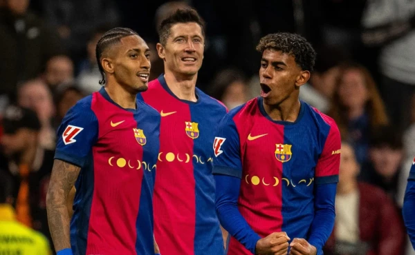 How much did the superclub Barcelona earn last season?