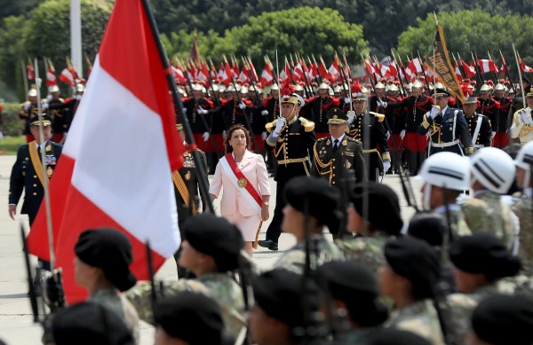 Надо было бы опереться на армию, но это вряд ли.