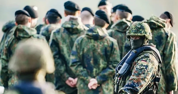 А можно было бы вспомнить, как деды воевали.