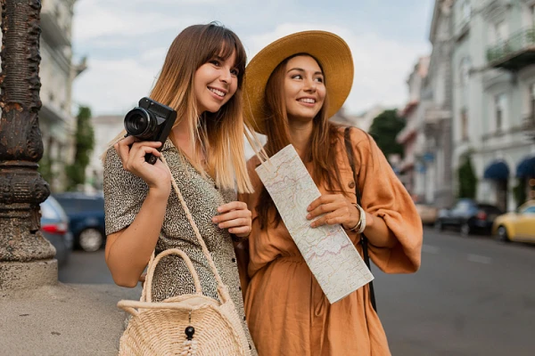 Anyone Can Get Caught: 5 Most Common Scams Targeting Tourists Abroad