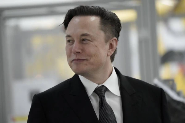 Thousands of People Want to Implant a Chip from Musk