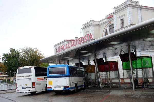 No one has declared bankruptcy yet, this is blackmail - parliamentary secretary