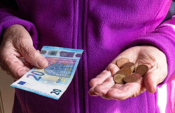 Pensions in Russia have fallen to a quarter of salaries. What about in Latvia?
