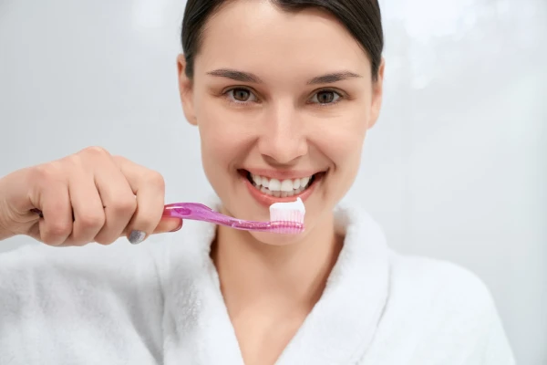 4 Home Remedies for Tooth Sensitivity