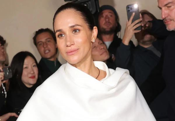 Супруге принца захотелось блеснуть под софитами.