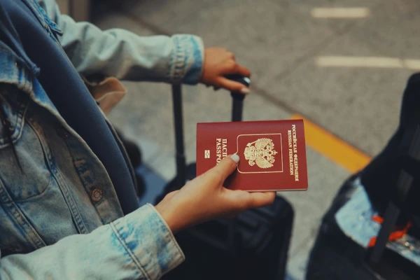 After a lifetime in Latvia, Russians will have to leave. Without family ties, Russian citizens will not receive residence permits