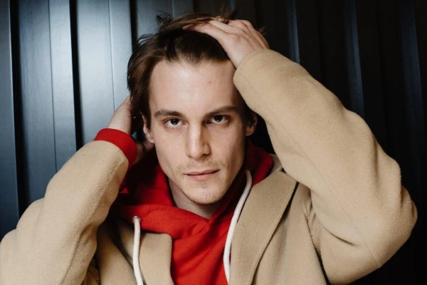 «Closed at home for six months»: Ivan Yankovsky recalled his tough childhood in a star family