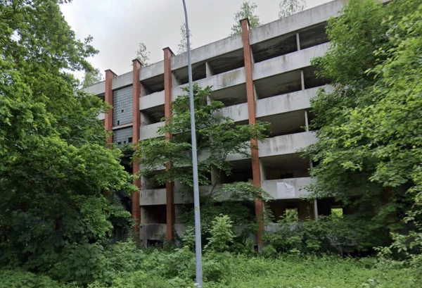 Continuation of the story: why has Konstantin been living with his partner for 25 years in a dilapidated house in Jūrmala?