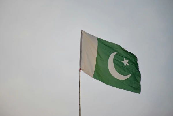 Pakistan reports new clashes along the border with Afghanistan