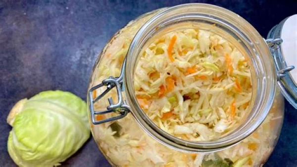 Where to Ferment Cabbage for a Crispy Result: Choosing the Ideal Container