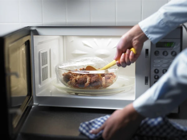 Microwave and Food: 6 Things You Absolutely Should Not Heat