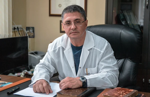 Doctor Myasnikov named the difference in cancer treatment in Russia and the USA