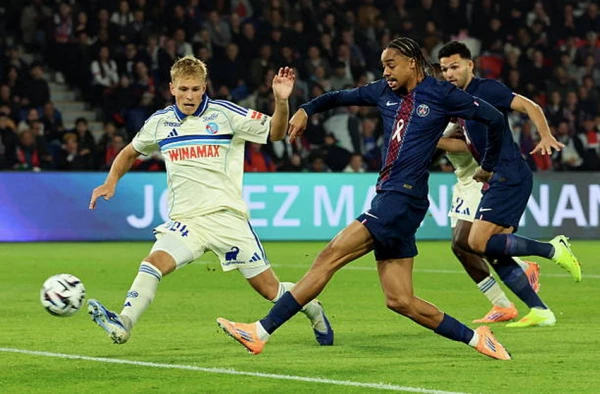 French Championship. PSG could not defeat Strasbourg in front of their home crowd