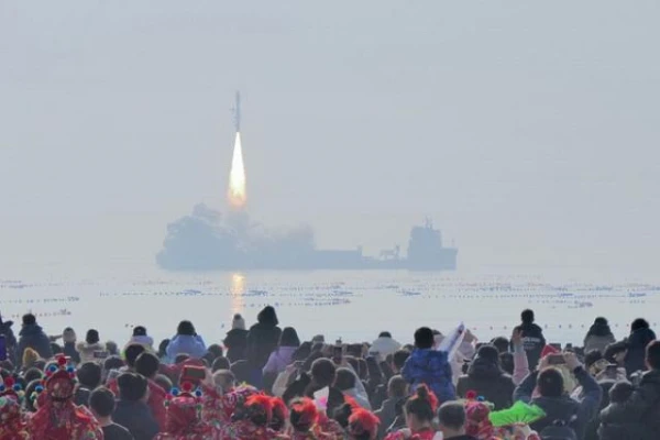 China launched a new batch of low-orbit satellites