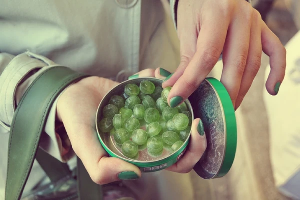 Scientists Found a Simple Remedy to Improve Well-Being During a Cold