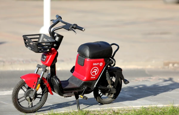 A fine of up to 10,000 euros and a ban on electric scooters: measures taken after the death of two girls in Riga