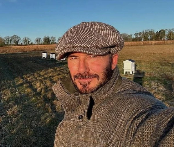 «Sitting by the fire and talking until midnight»: Beckham revealed how Guy Ritchie inspired him to embrace rural life