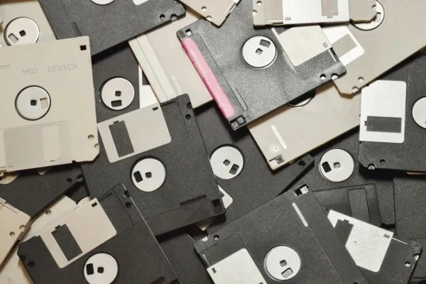 Personal Archive of Stephen Hawking Found on Old Disks in Cambridge