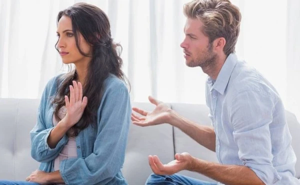 Negging: what it is, why it is dangerous, and how to stop the game